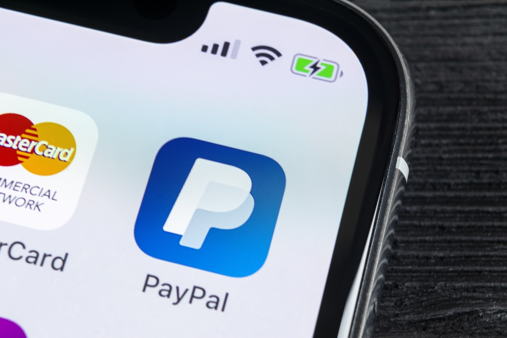PayPal has landed at Casushi, PeachyGames and Fruitkings UK.